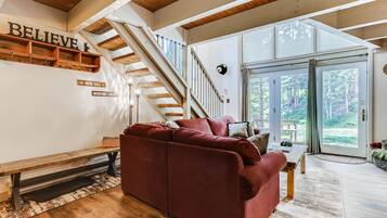 Smart TV, fireplace, video games, Netflix