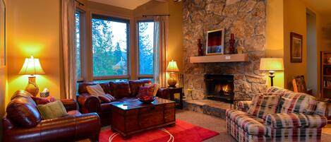 TV connectée, cheminée, jeux vidéo, lecteur de DVD