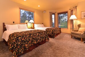 4 bedrooms, desk, iron/ironing board, travel crib