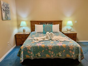 6 bedrooms, desk, iron/ironing board, travel cot