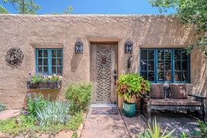 Exterior - Desert Sky - Railyard Adobe, Walk to the Plaza (Santa Fe)