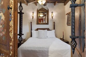2 bedrooms, iron/ironing board, WiFi, bed sheets - Railyard Adobe, Walk to the Plaza (Santa Fe)