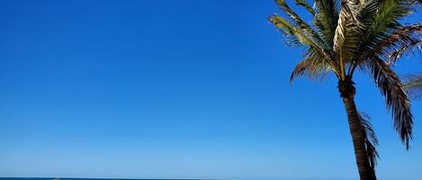 Beach nearby, sun-loungers, beach towels