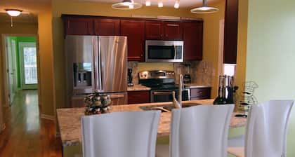 Neues, modernes, sicheres, ruhiges Viertel, nur wenige Minuten von den wichtigsten Sehenswürdigkeiten von Nashville entfernt!