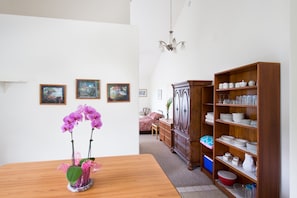 1 bedroom, desk, iron/ironing board, free WiFi