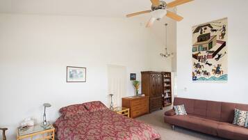 1 bedroom, desk, iron/ironing board, WiFi (free)