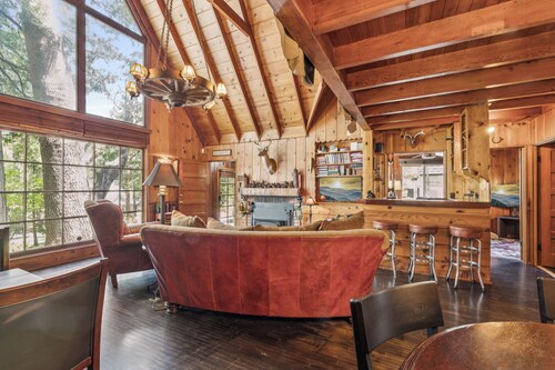 Rustic Restored 1926 Lodge Cabin järven rannalla + Beach Club -jäsenyys Koira OK