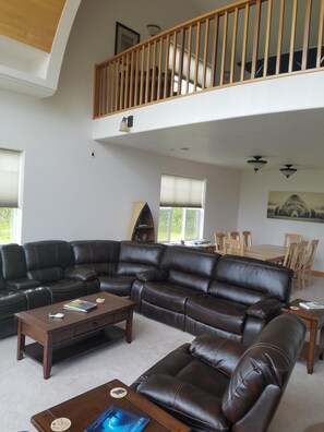 TV, fireplace, DVD player, foosball - Enjoy The Views Of The Spit, Kachemak Bay And The Glaciers. (Homer)