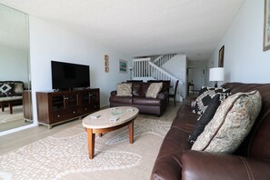 Smart TV, fireplace, video library, stereo - On the beach. Misson Bay. Right on the Water (San Diego)