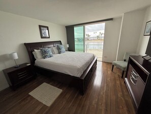 2 soverom, strykejern/-brett, reiseseng for barn og wi-fi (inkludert)