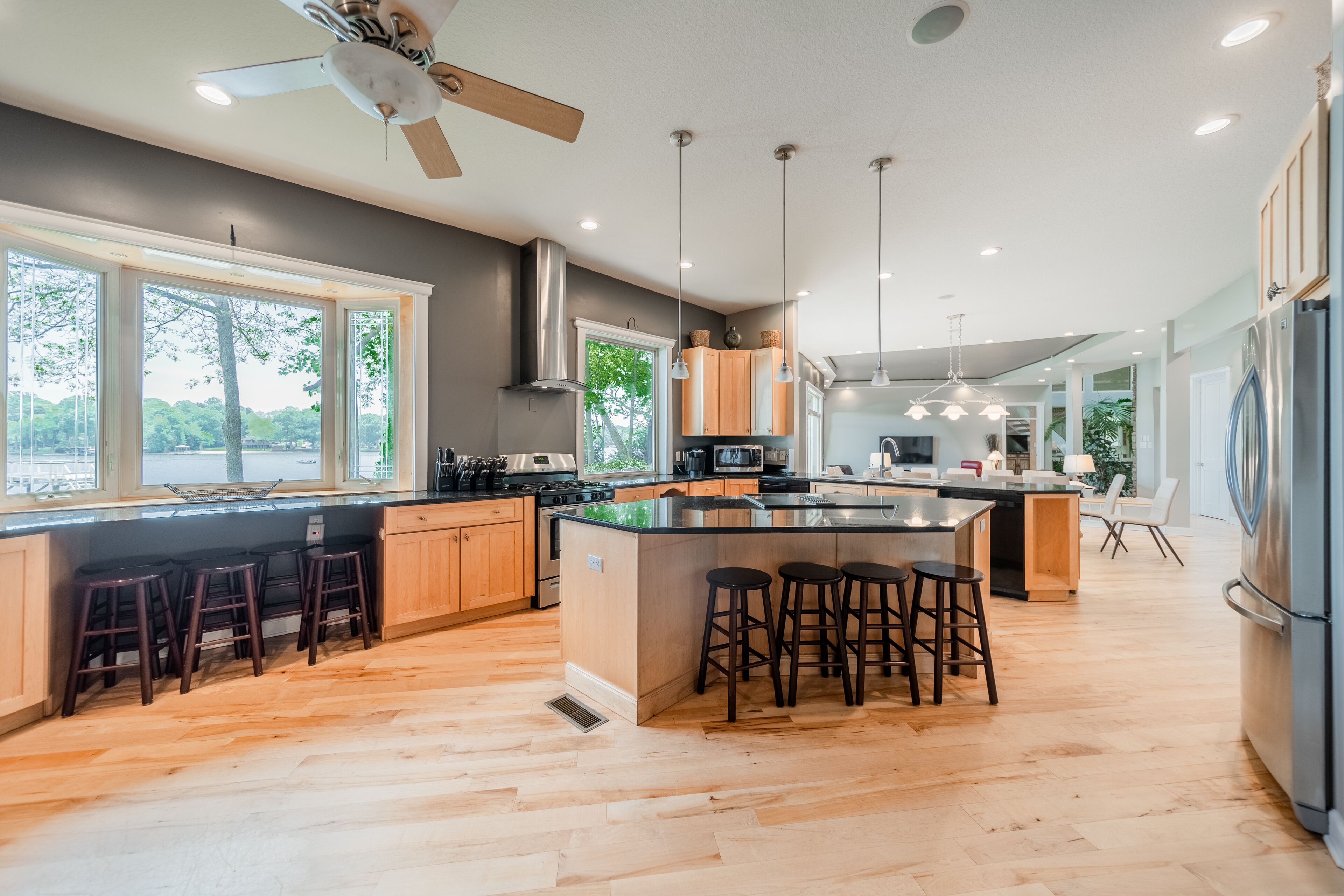 冰箱、微波炉、烤箱、炉灶