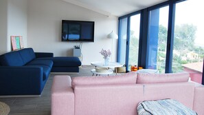 Fernseher, Stereoanlage