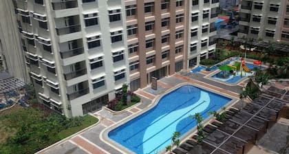 Manhattan Parkview Araneta Zentrum Cubao QC 45SQM