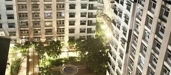 One Manhattan Parkview Araneta Center Cubao QC 45SQM