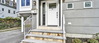 Amplio 4BDR / 3BA Townhome w / Aparcamiento gratuito