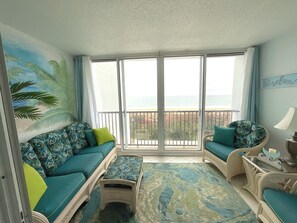 Smart TV, fireplace, DVD player, books