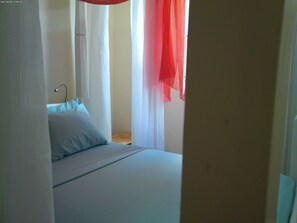 2 chambres, fer et planche à repasser, Wi-Fi gratuit, draps fournis