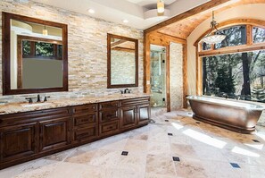 Shower, jetted tub, hair dryer, towels