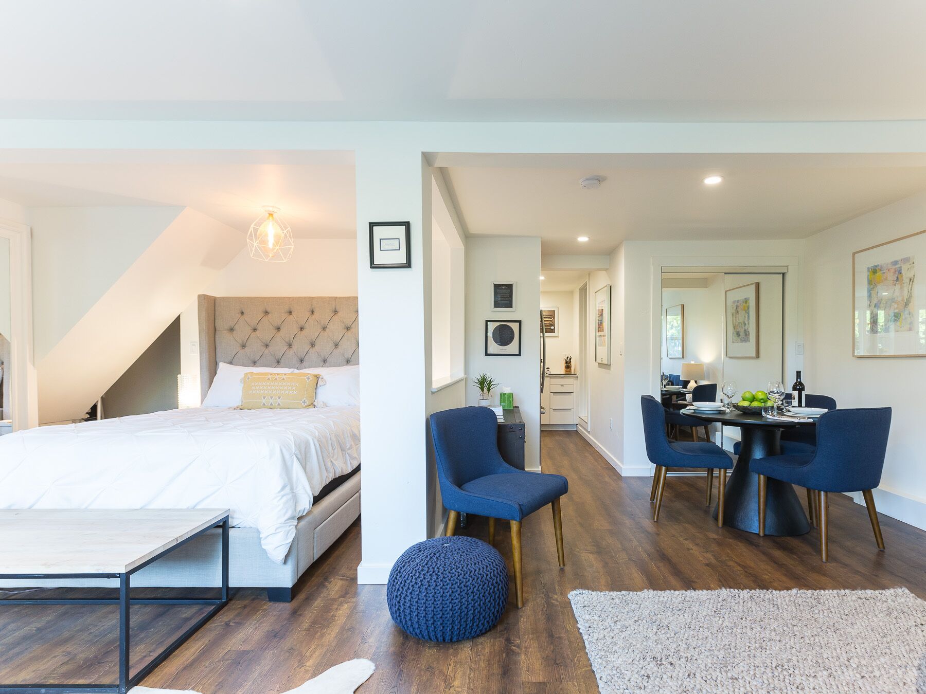 1 soverom, skrivebord, strykejern/-brett og wi-fi (inkludert)