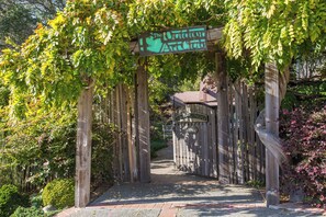 Property grounds - Location, location, location! (Mill Valley)