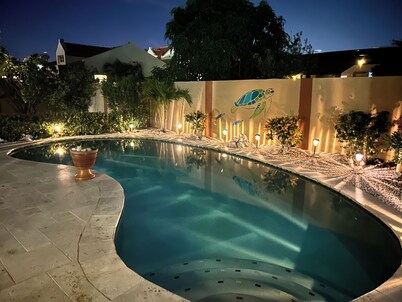 Piece of Paradise... Eagle Beach Villa with Private Pool; Great Location!