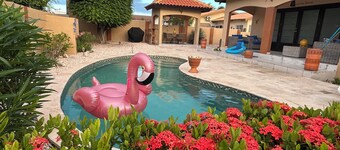 Piece of Paradise ... Eagle Beach Villa met privézwembad