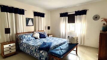 3 bedrooms, in-room safe, desk, iron/ironing board