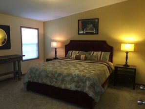 3 bedrooms, desk, free WiFi, bed sheets