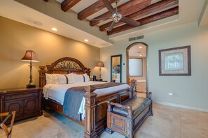 4 Schlafzimmer, Zimmersafe, Schreibtisch, Bügeleisen/Bügelbrett