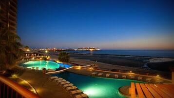 Piscine extérieure, piscine chauffée