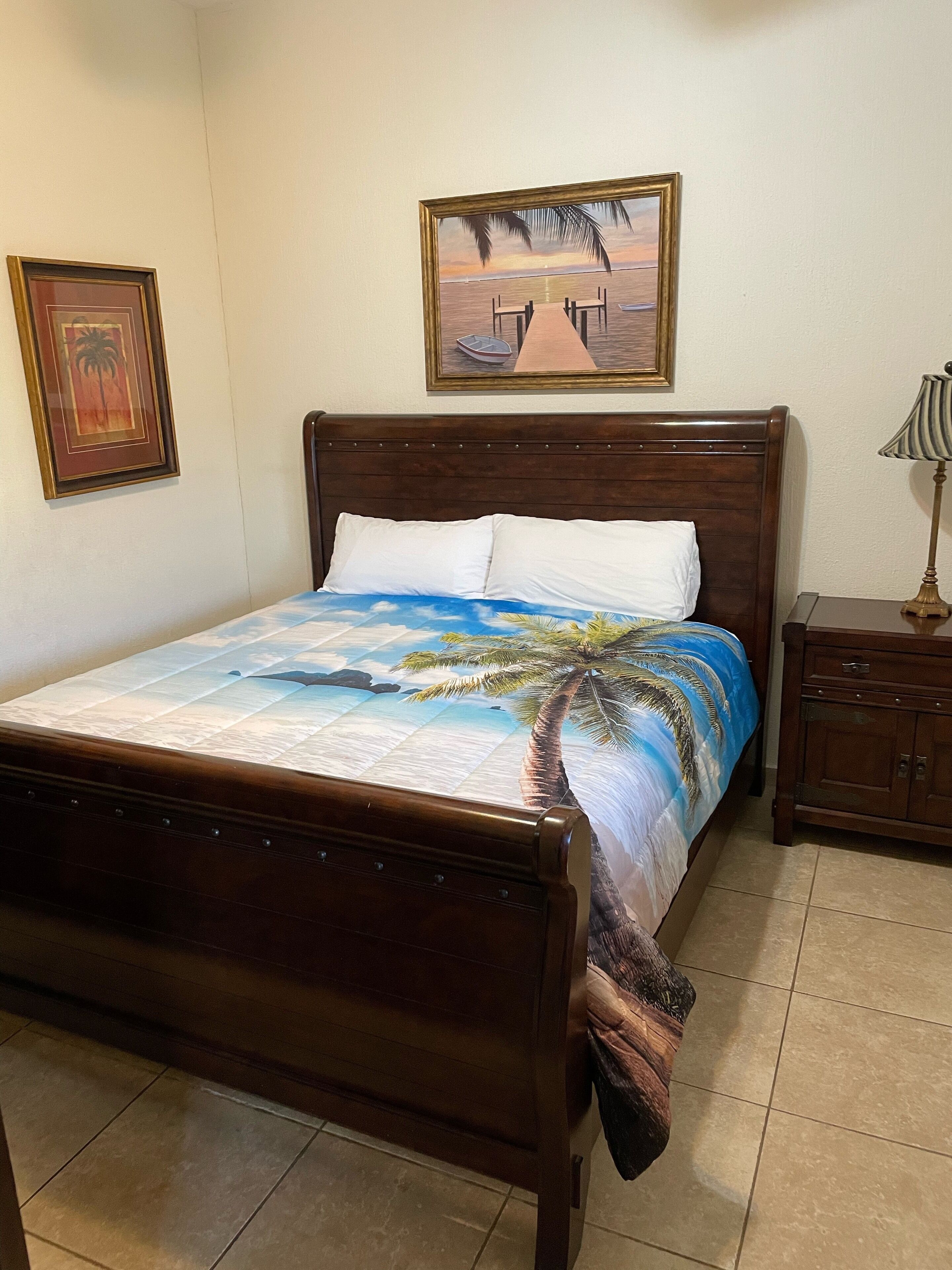 3 bedrooms, in-room safe, WiFi, bed sheets