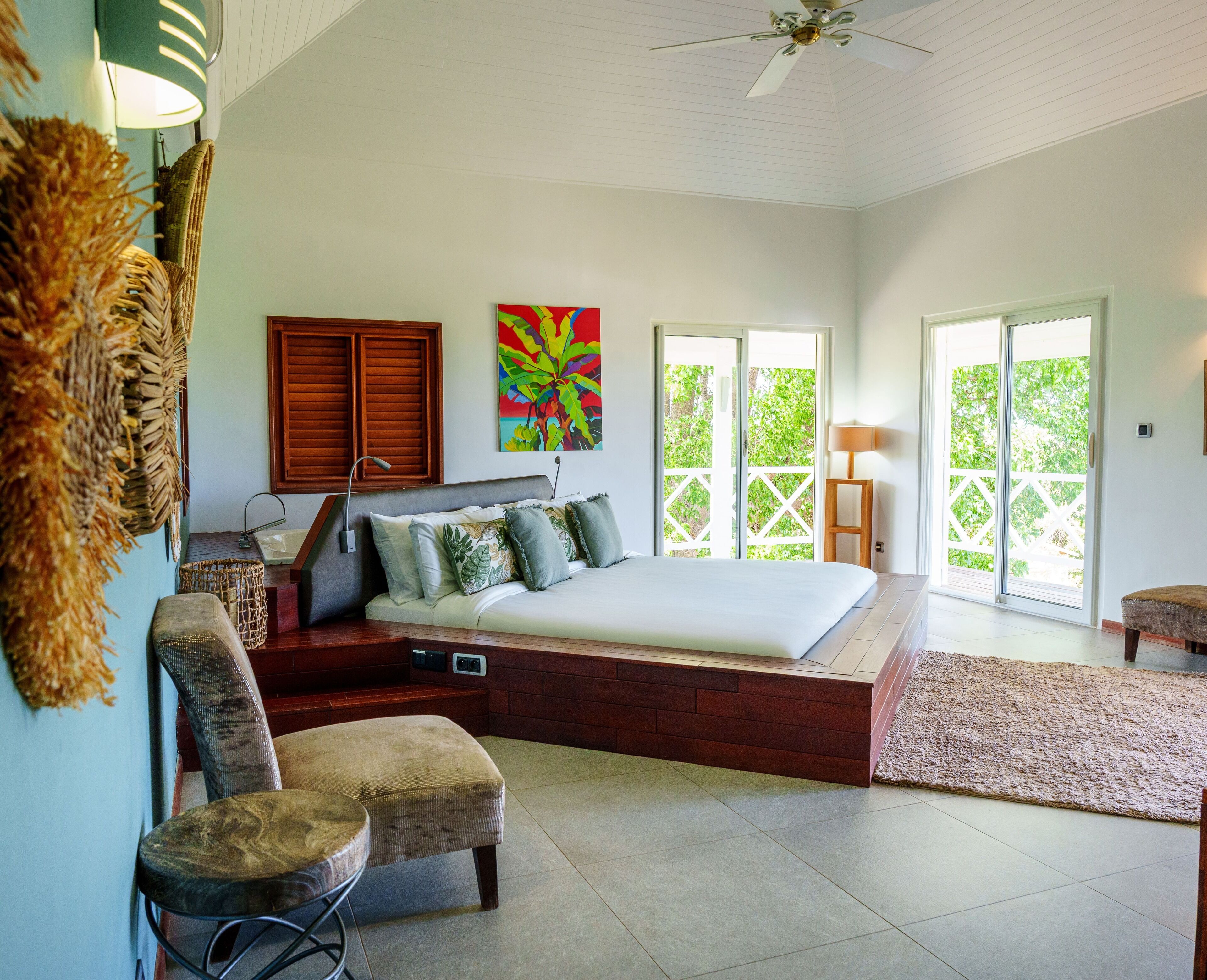 4 bedrooms, in-room safe, desk, iron/ironing board