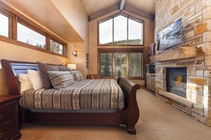 5 bedrooms, iron/ironing board, free WiFi, bed sheets