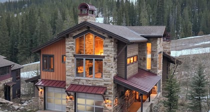 Warming Hut: visita virtual, verdadero ski-in / out, bañera de hidromasaje, video wall, mesa de billar
