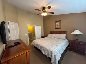 3 chambres, fer et planche à repasser, lit parapluie, Wi-Fi gratuit