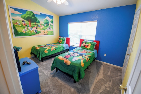 Kids' Fun Bedroom