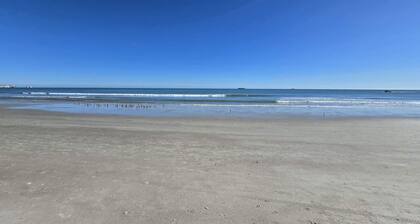 Beach Front Condo / Panoraamanäkymät / Royal Mansions Penthouse