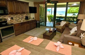 Flat-screen TV, books - Island Time Sapphire Beach, Beach level walkout, Bldg A , Backup Generator. (St Thomas)