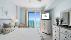 3 bedrooms, iron/ironing board, free WiFi, bed sheets - *Beautiful condo!* February Monthly Rate ~ Inquire! (Panama City Beach)