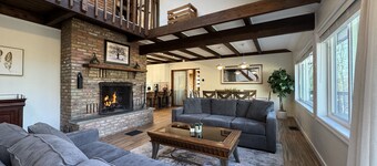 Valtava 3000sqf Creek Front - 8 hengen kylpytynnyri, palokammio / terassi, Ski Hill