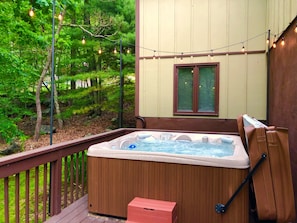 Tina de hidromasaje al aire libre