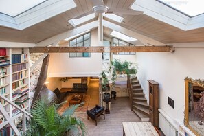 Interior - Huge loft, full of light, in the lively Canal Saint-Martin, near Marais area (Paris)