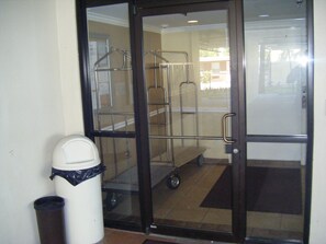 Interior - Cancellation Special Aug 15-22, 2026 - IRB Direct Beach Front Corner Condo (Indian Rocks Beach)