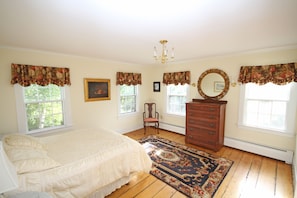 10 bedrooms, desk, iron/ironing board, travel cot - "Old River House", FAMOUS HISTORIC ELEGANCE. Waterfront/Crashing Ocean Sounds  (Kennebunkport)