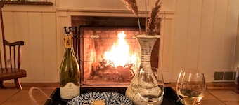 Private Beach on Nantucket Sound - Walk to Beach, Town, Harbor!