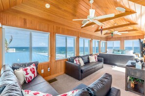 スマートテレビ、暖炉、テレビゲーム機、Netflix