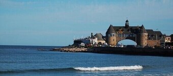 Narragansett Pier's Hadley Seaside Cottage