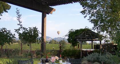 VINEYARD VIEW HOT TUB
PERFECT LOCATION FOR RESTARUANTS AND WINE TASTING