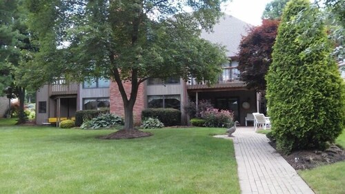 Rentoudu kauniilla Portage-järvillä tai SW FL