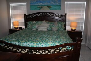 5 chambres, bureau, fer et planche à repasser, lit parapluie